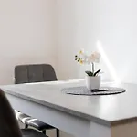 Flex Aparts - Moeblierte 2-raum Zentrumsnah In Apartment Zwickau
